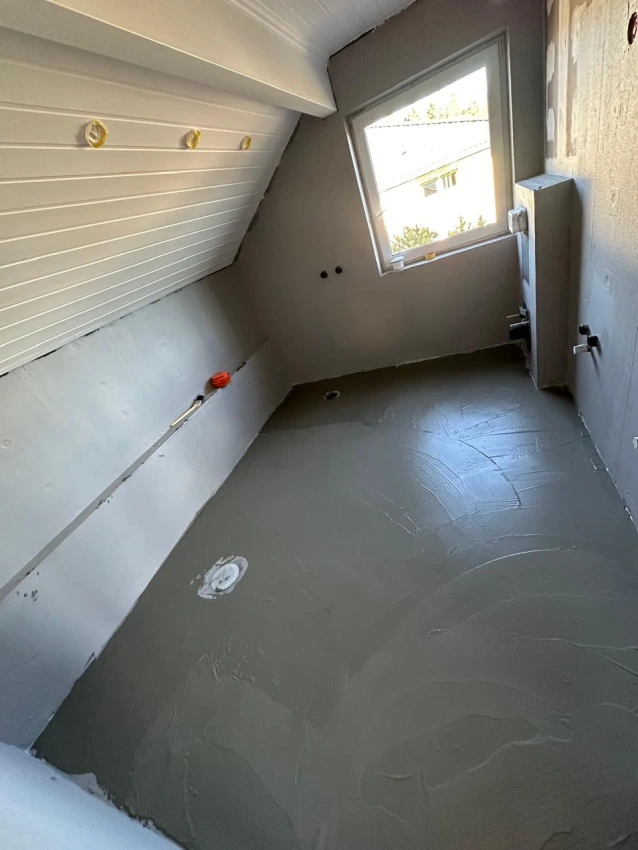 Moderne baderomsrenovering i Slåttebråtan 12 – Fuktsikkerhet og Stil bilde 12