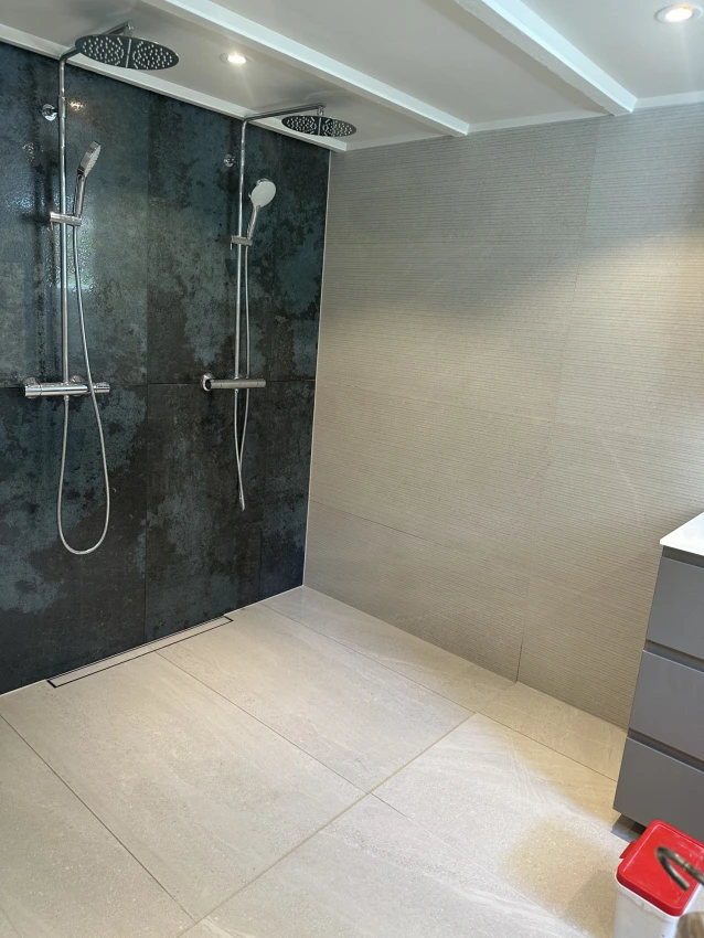Totalrenovering av moderne baderom på Nordstrand bilde 3