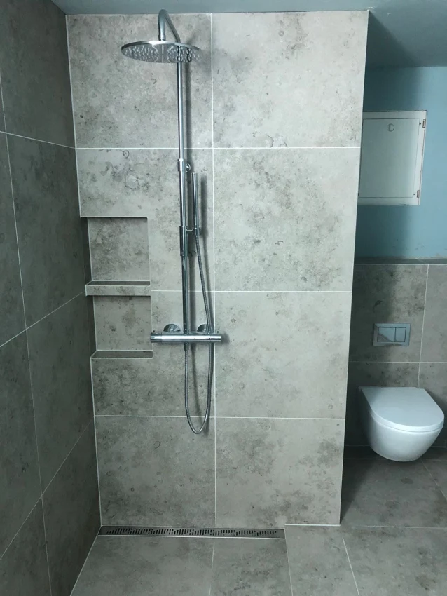 Moderne totalrenovering av tre baderom på Lilloe Olsens vei bilde 4
