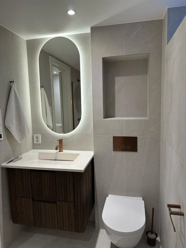 Moderne totalrenovering av bad og inngangsparti i Bekkestua bilde 4