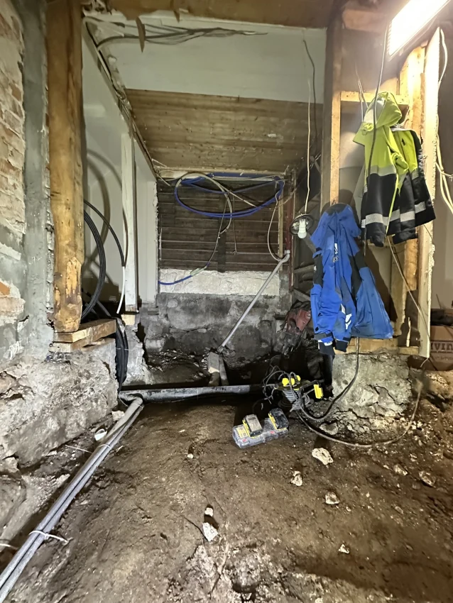 Moderne totalrenovering av bad i Nordbyveien 13C – Et funksjonelt og stilrent våtrom bilde 8